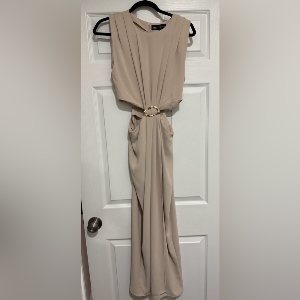 ZARA Elegant Beige Sleeveless Dress - Picture 4 of 8